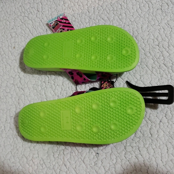 NWT L.O.L. girls Slides size 5/6 big girls - Picture 6 of 6